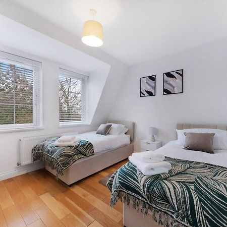 Roomy One Bed Loft Apartment Bishop's Stortford Exterior foto